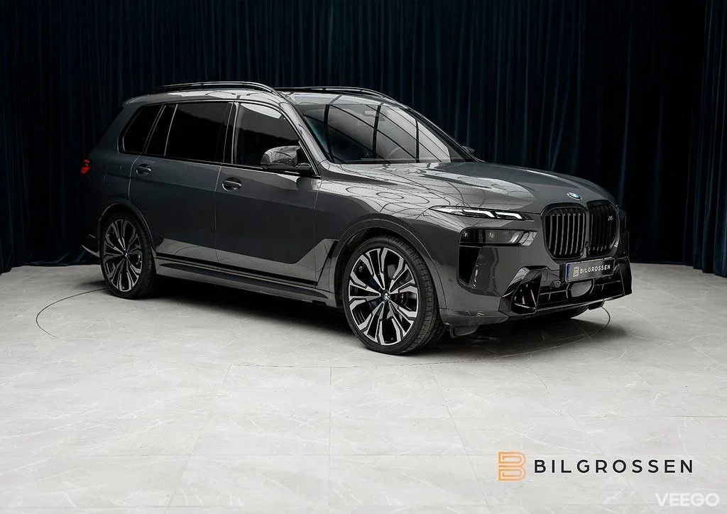 BMW X7 M60i xDrive M Sport Pro Executive SkyLounge B&W 390kW