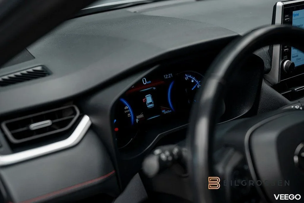 Toyota RAV4 Plug in AWD-i 306hk Style Drag B-Kamera MOMS 225kW