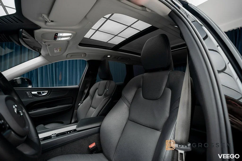 Volvo XC60 Recharge T6 AWD Plus Dark Panorama Drag 257kW