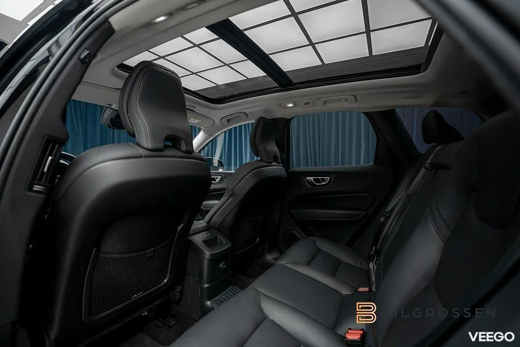 Volvo XC60 Recharge T6 AWD Plus Dark Panorama Drag 257kW