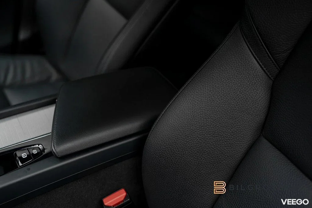 Volvo XC60 Recharge T6 AWD Plus Dark Panorama Drag 257kW