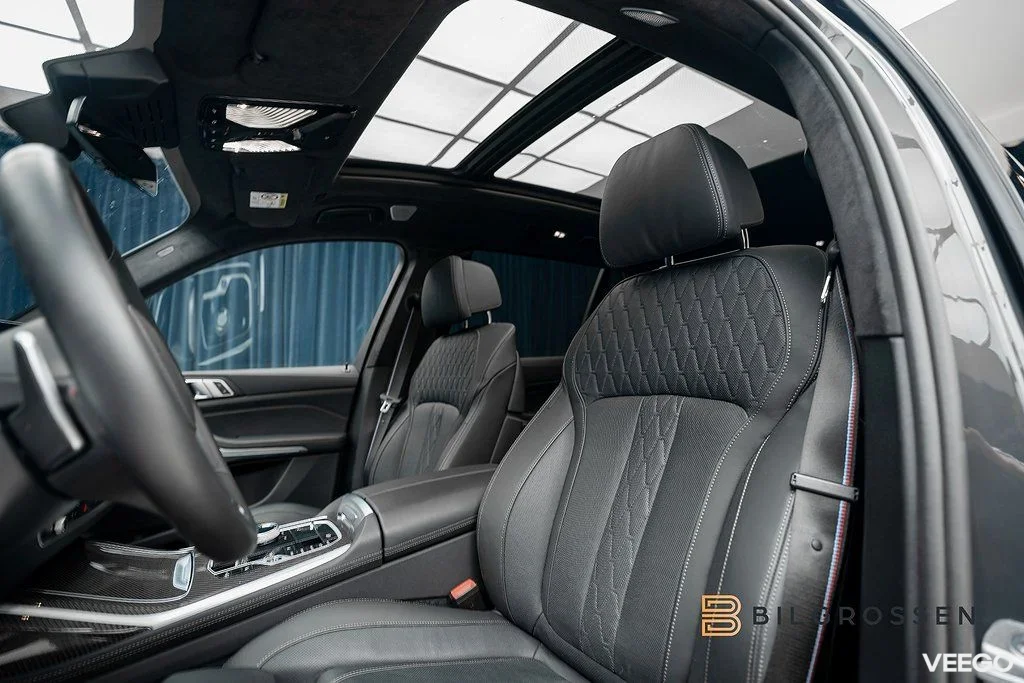 BMW X7 M60i xDrive M Sport Pro Executive SkyLounge B&W 390kW