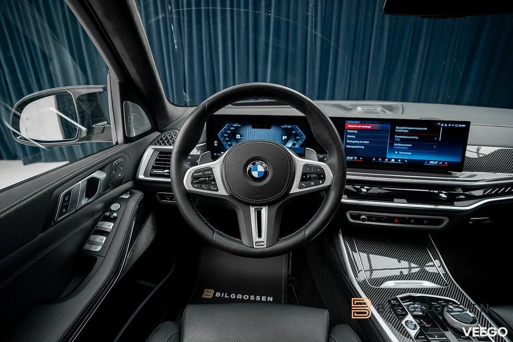 BMW X7 M60i xDrive M Sport Pro Executive SkyLounge B&W 390kW