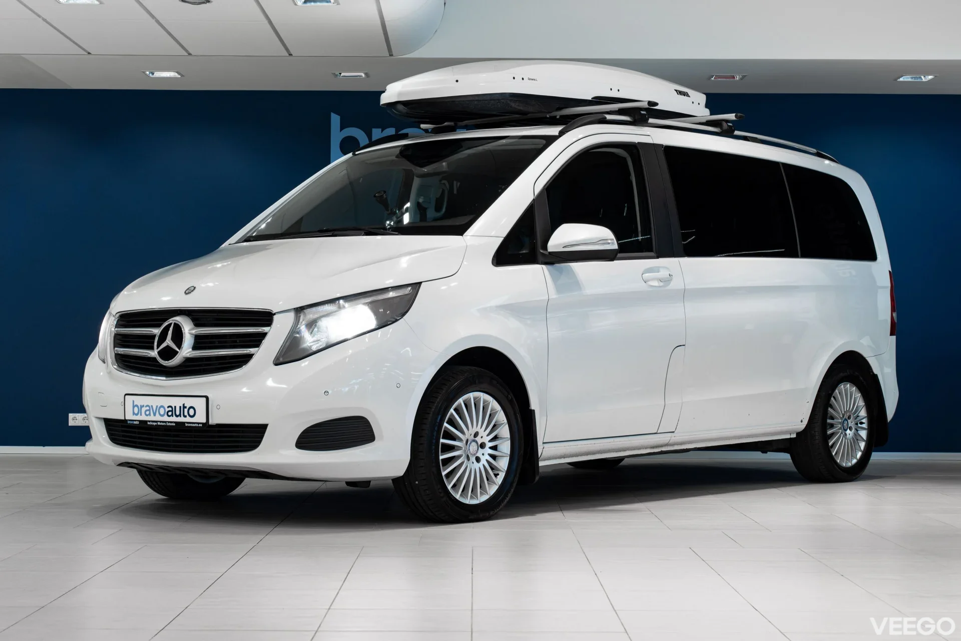 Mercedes-Benz V220 - 2.1 120kW