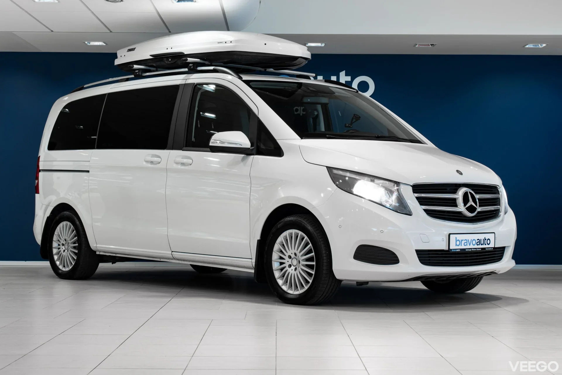 Mercedes-Benz V220 - 2.1 120kW