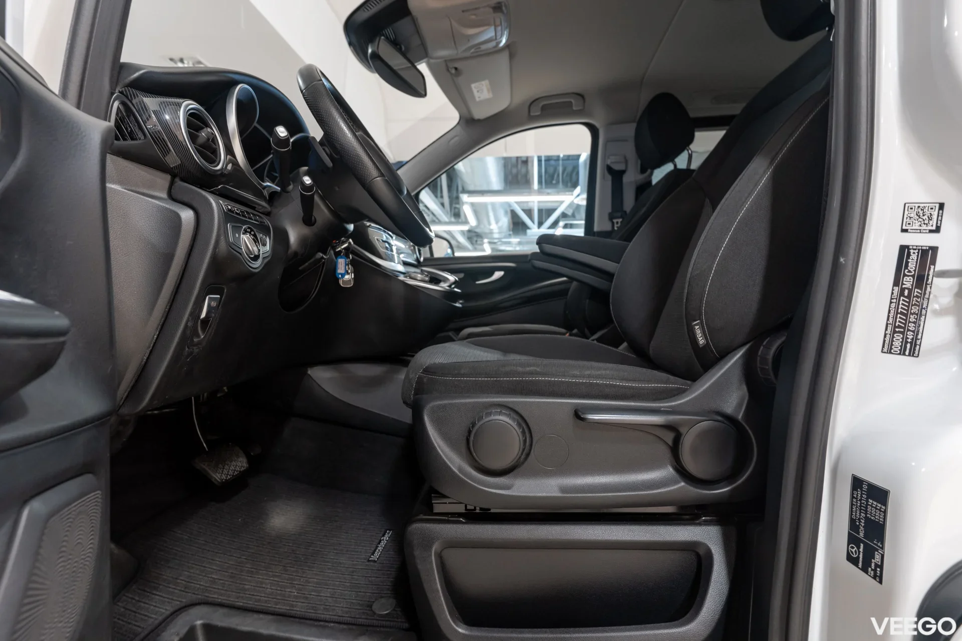 Mercedes-Benz V220 - 2.1 120kW