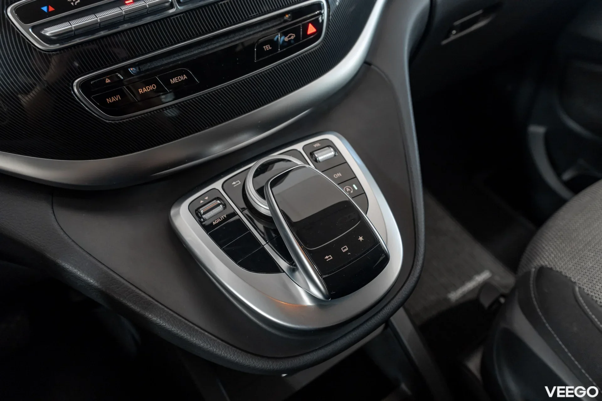 Mercedes-Benz V220 - 2.1 120kW