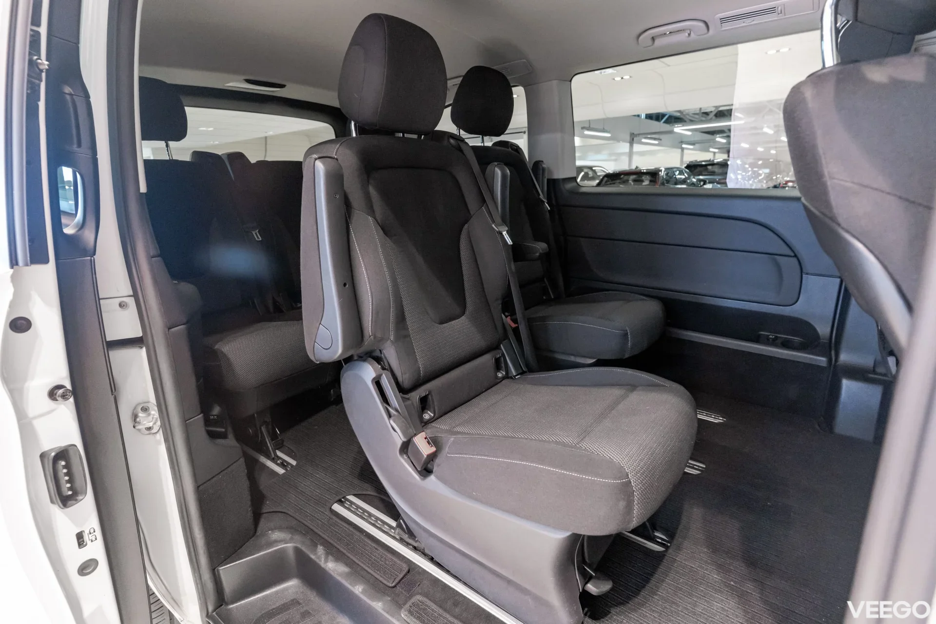 Mercedes-Benz V220 - 2.1 120kW