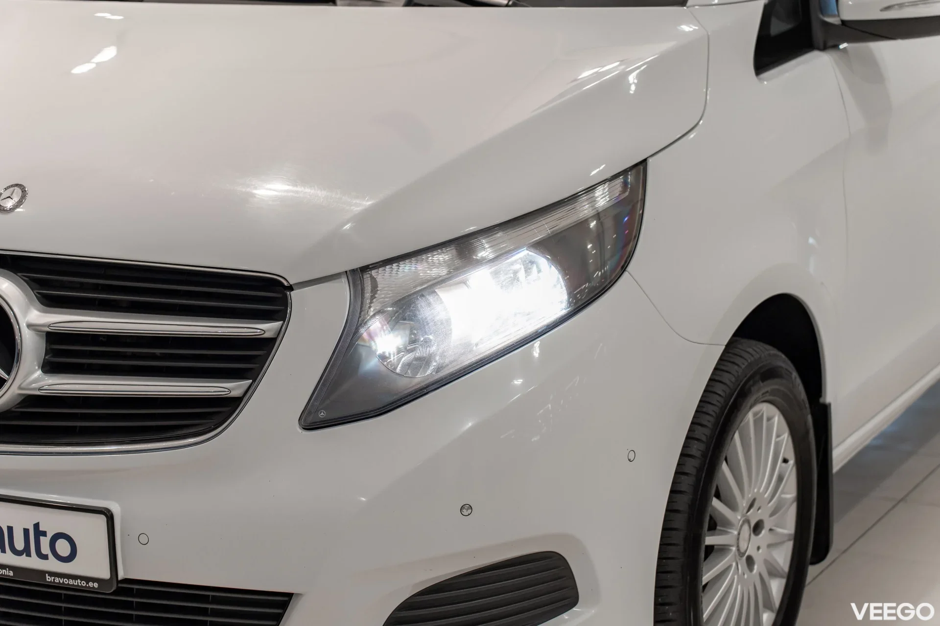 Mercedes-Benz V220 - 2.1 120kW