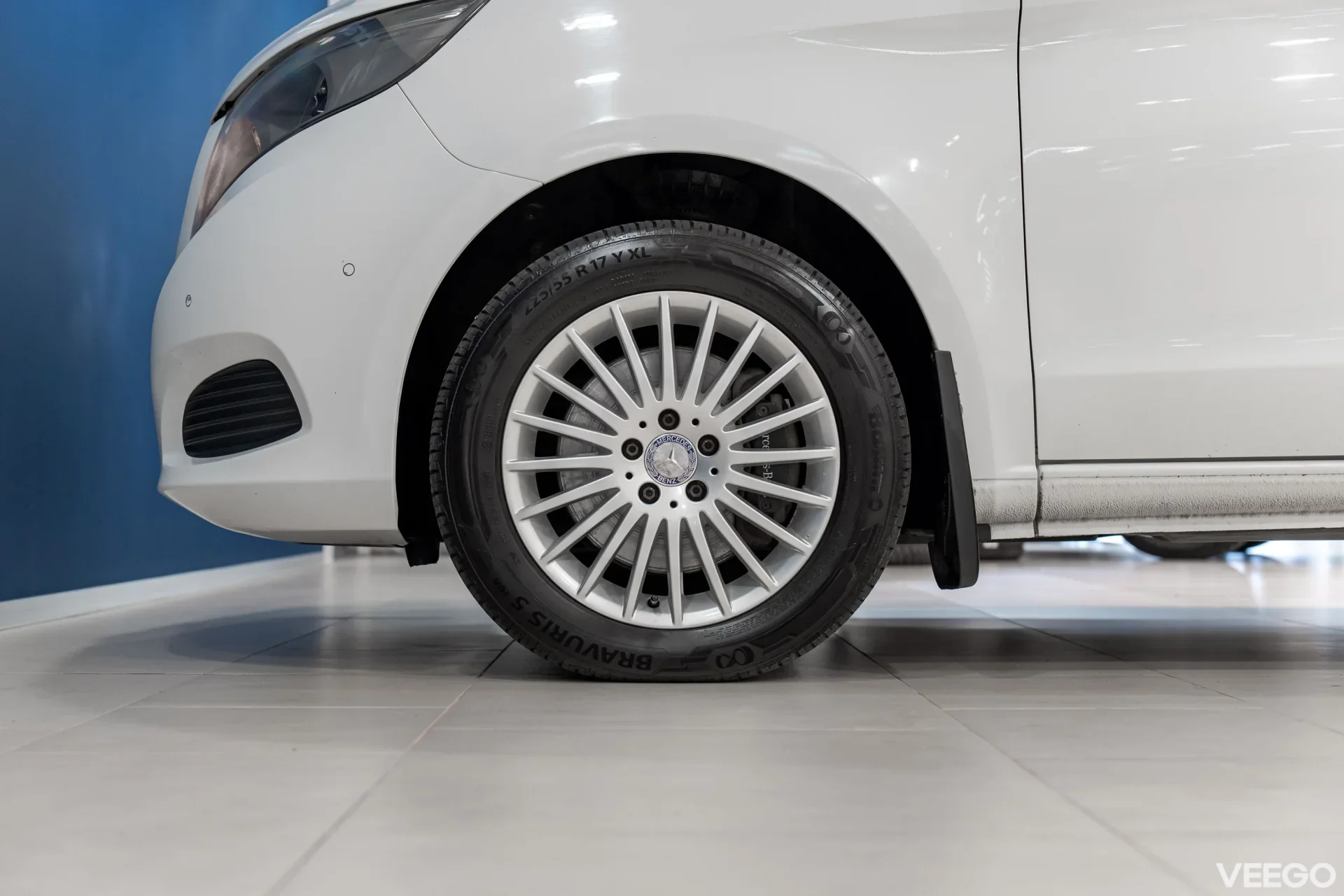 Mercedes-Benz V220 - 2.1 120kW