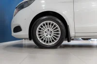 Mercedes-Benz V220 - 2.1 120kW thumbnail