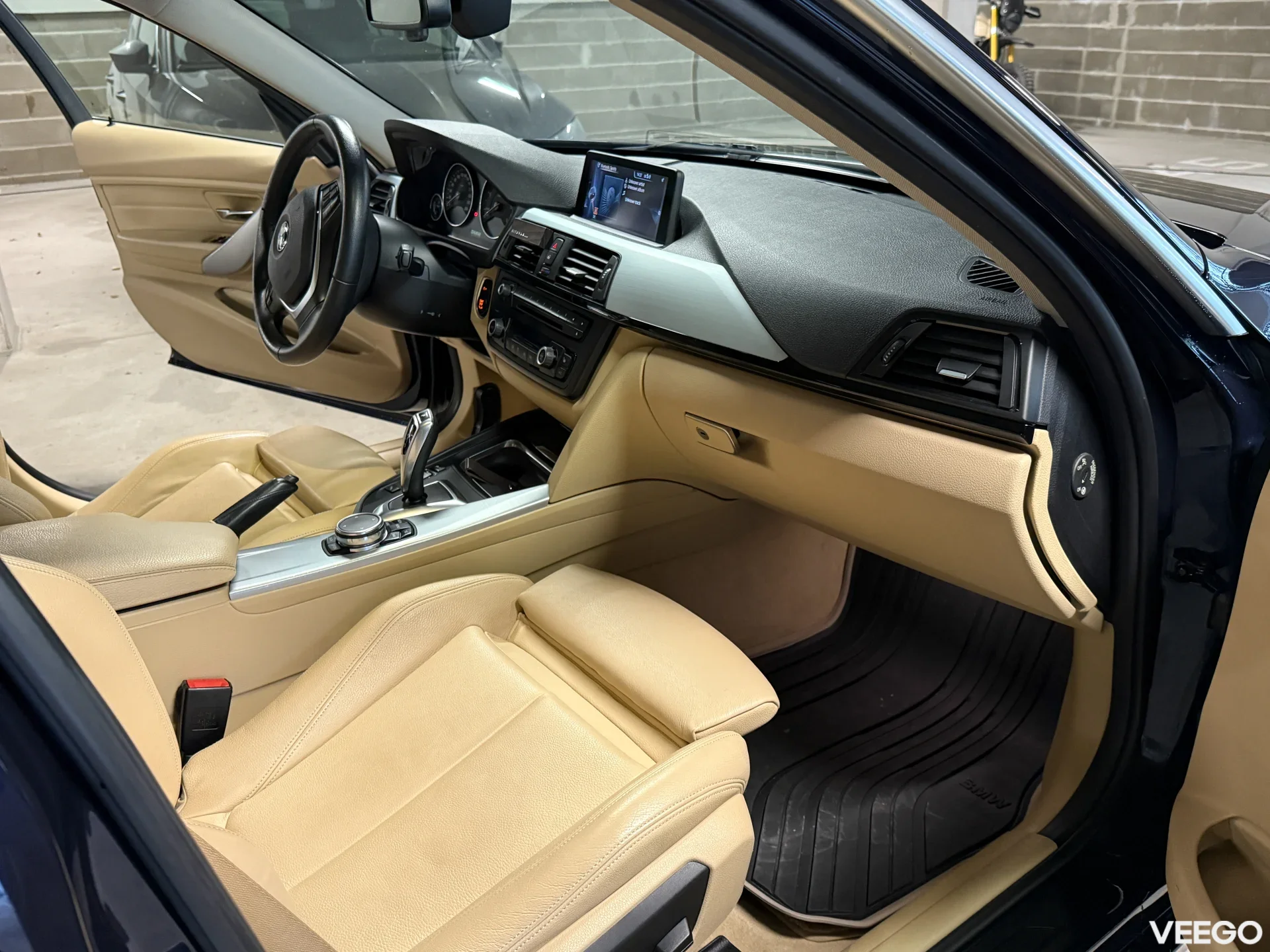 BMW 330 High Executive 3.0 190кВ 3.0 190kW