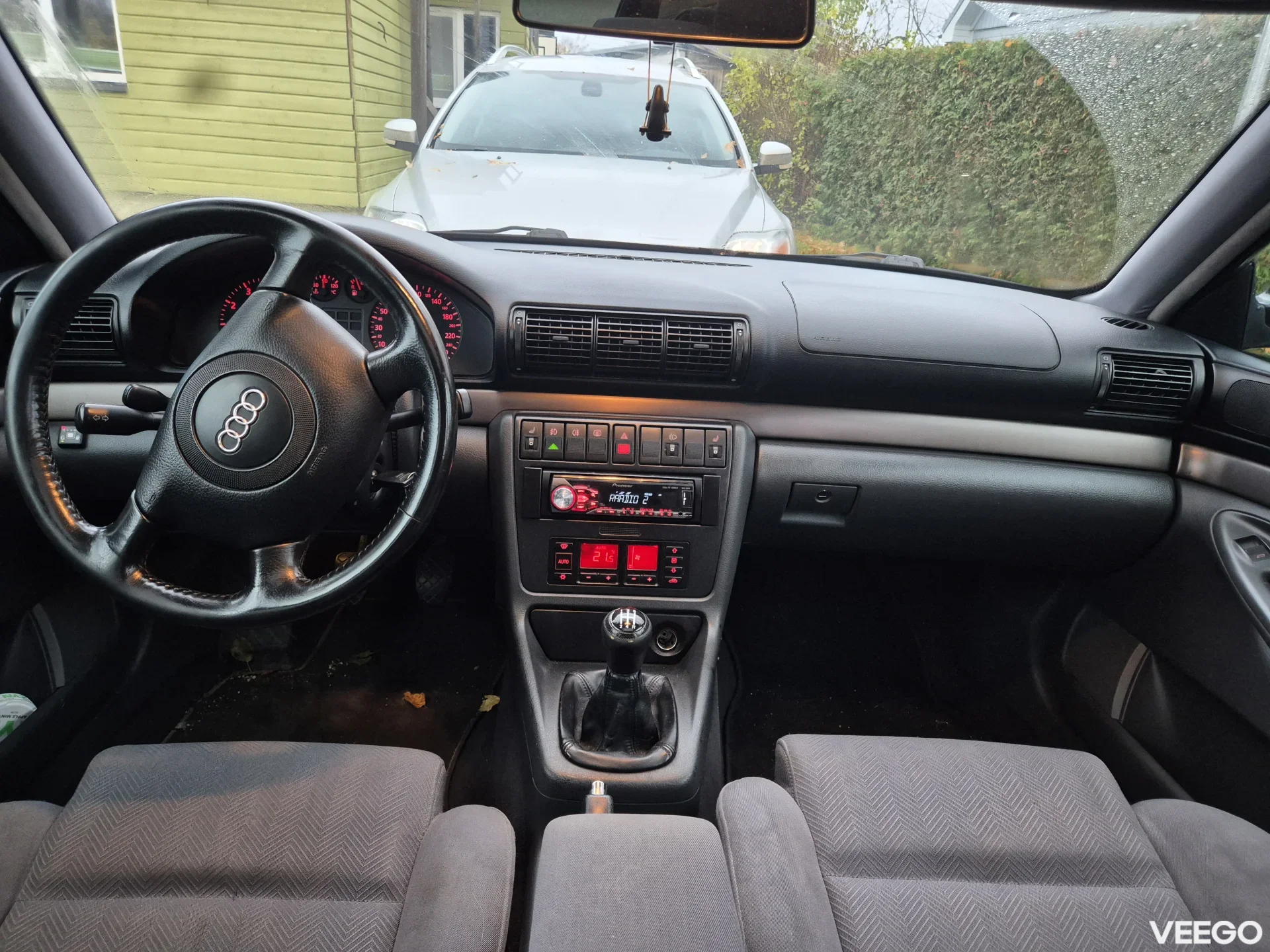 Audi A4 B5 2.4 121kW