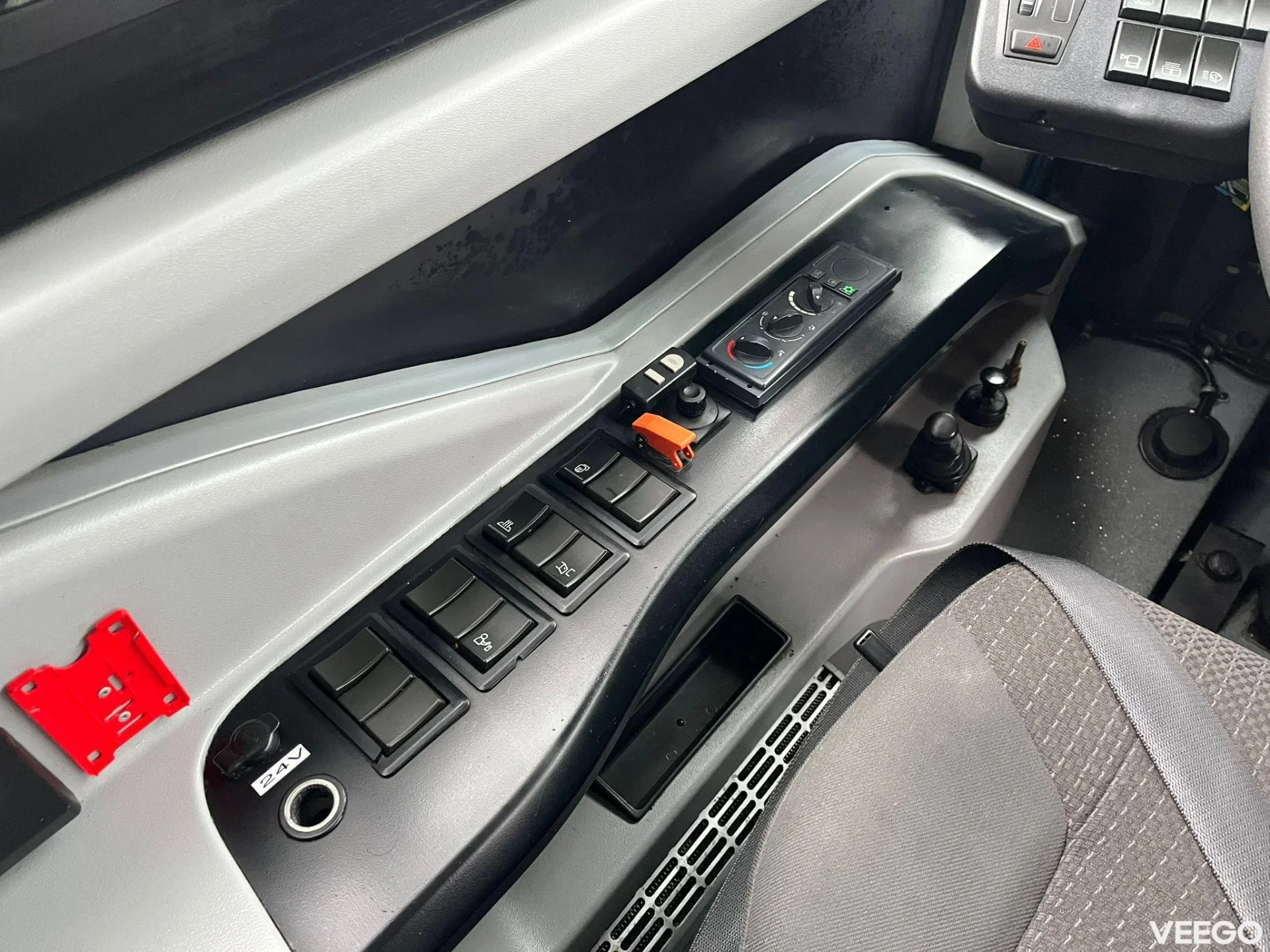 Volvo B5LH HYBRID / AC / AUXILIARY HEATING / WHEELCHAIR RAMP 177kW