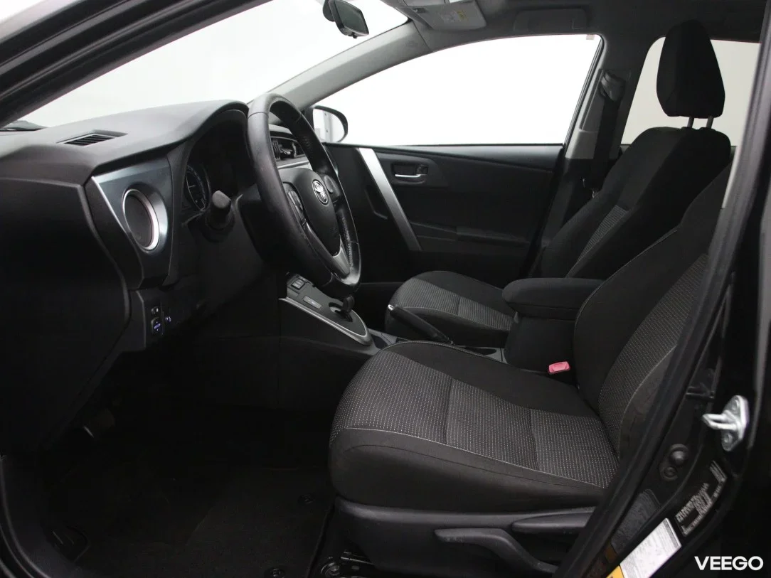 Toyota Auris 1.8 73kW