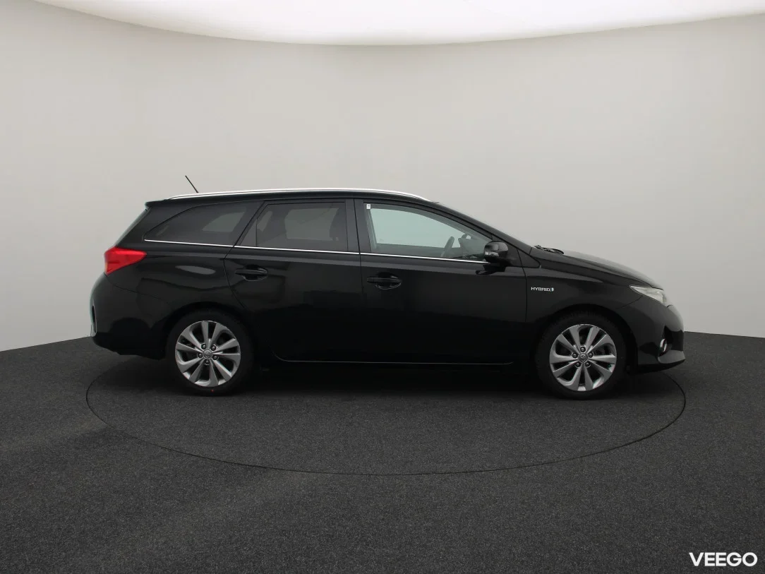 Toyota Auris 1.8 73kW