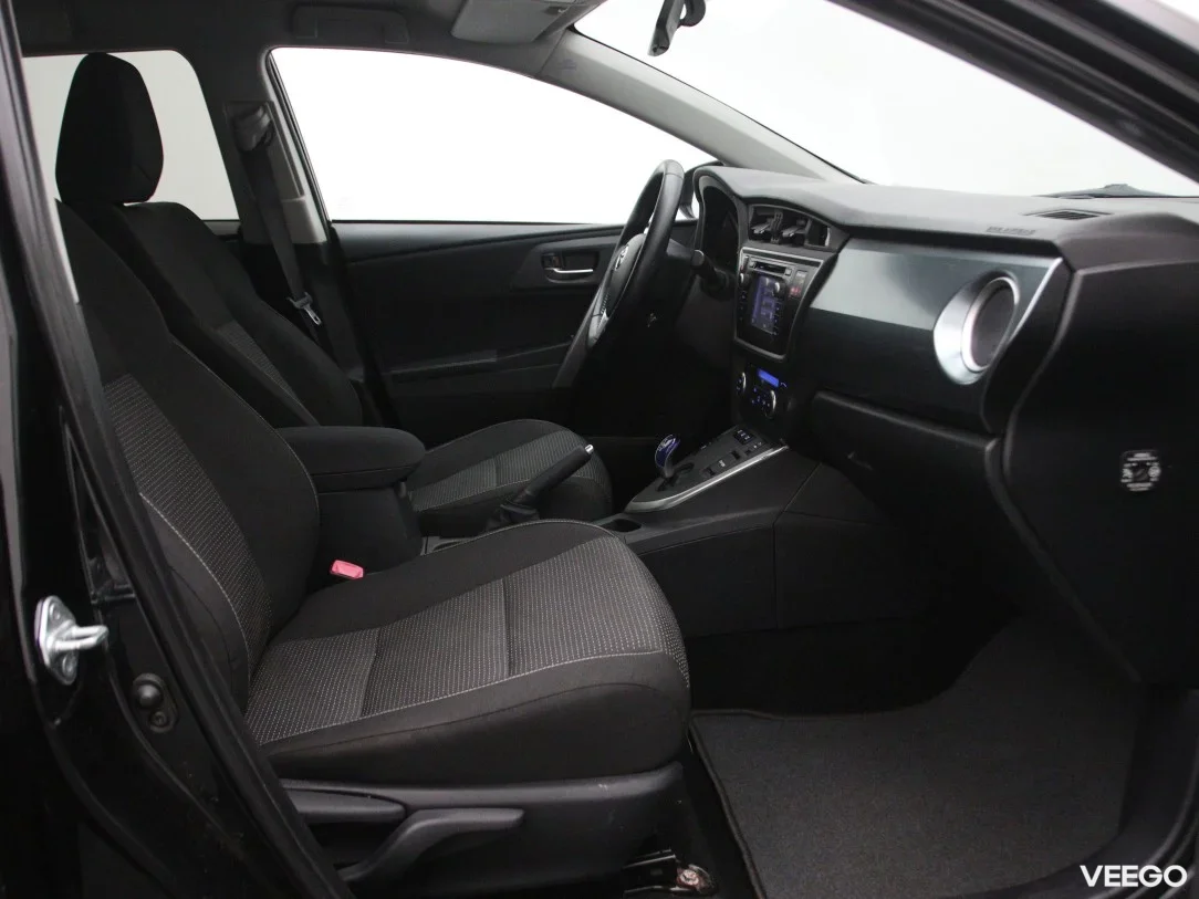 Toyota Auris 1.8 73kW