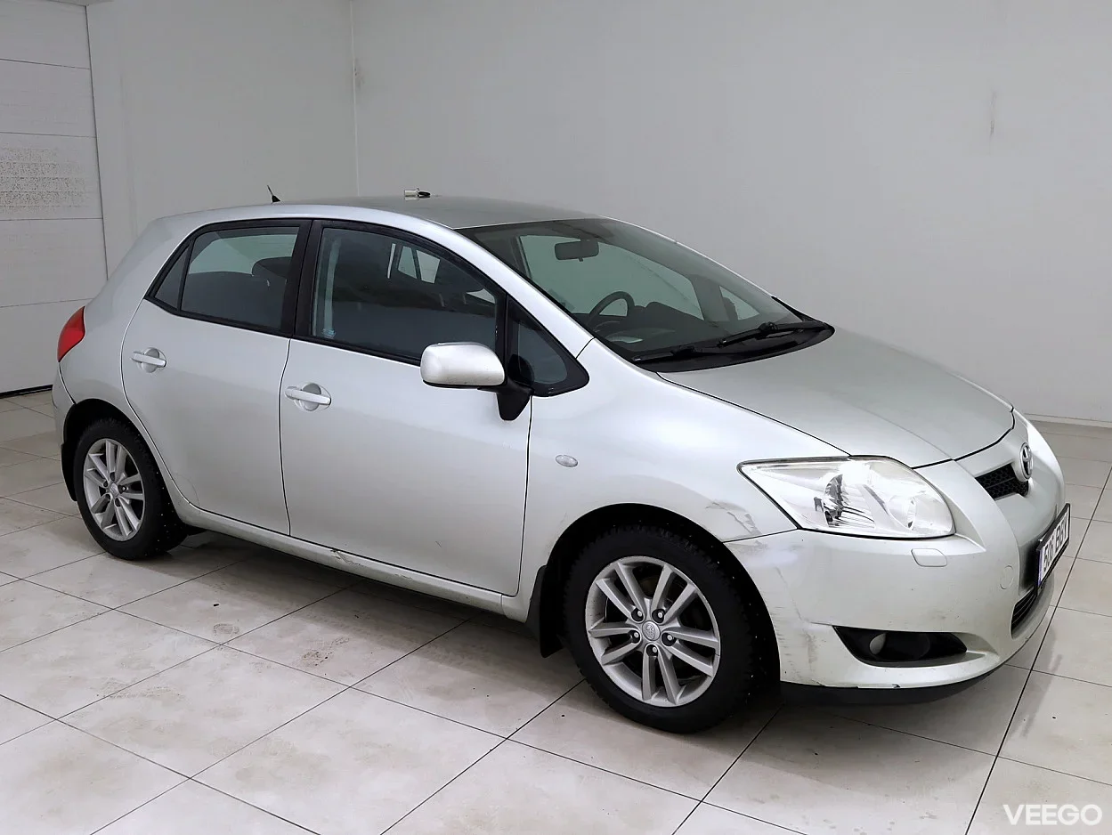 Toyota Auris 1.6 91kW