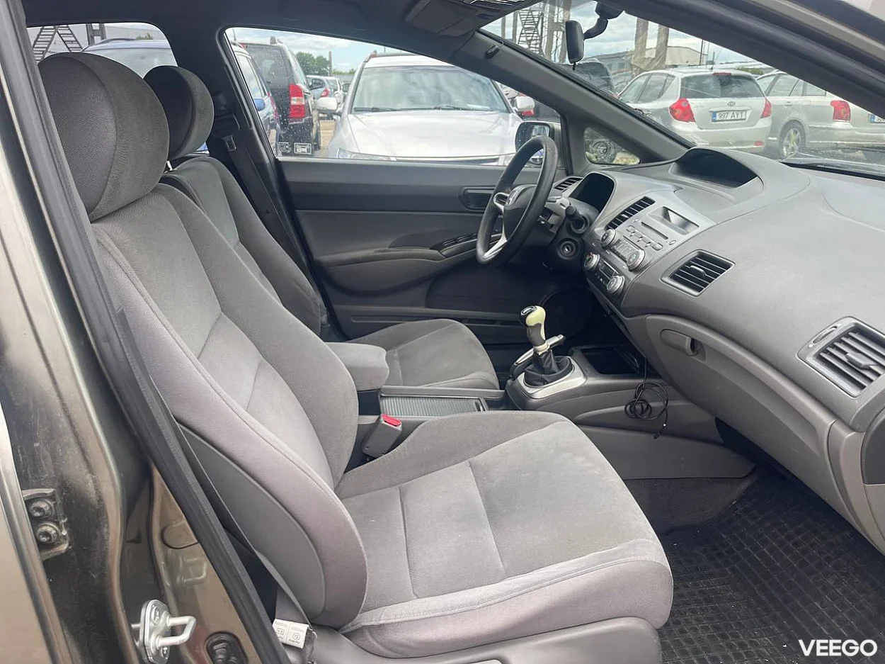 Honda Civic 1.8 104kW