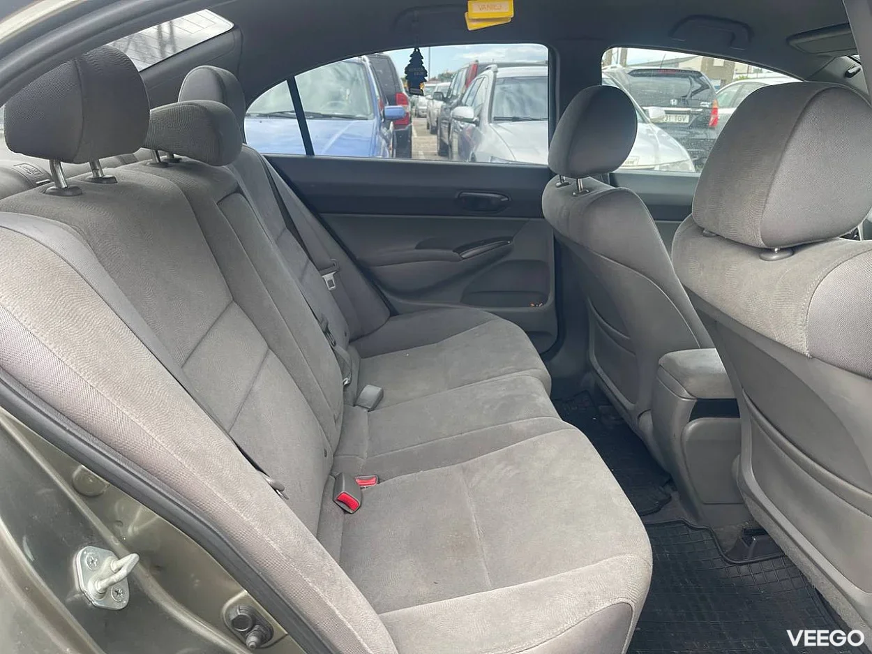 Honda Civic 1.8 104kW