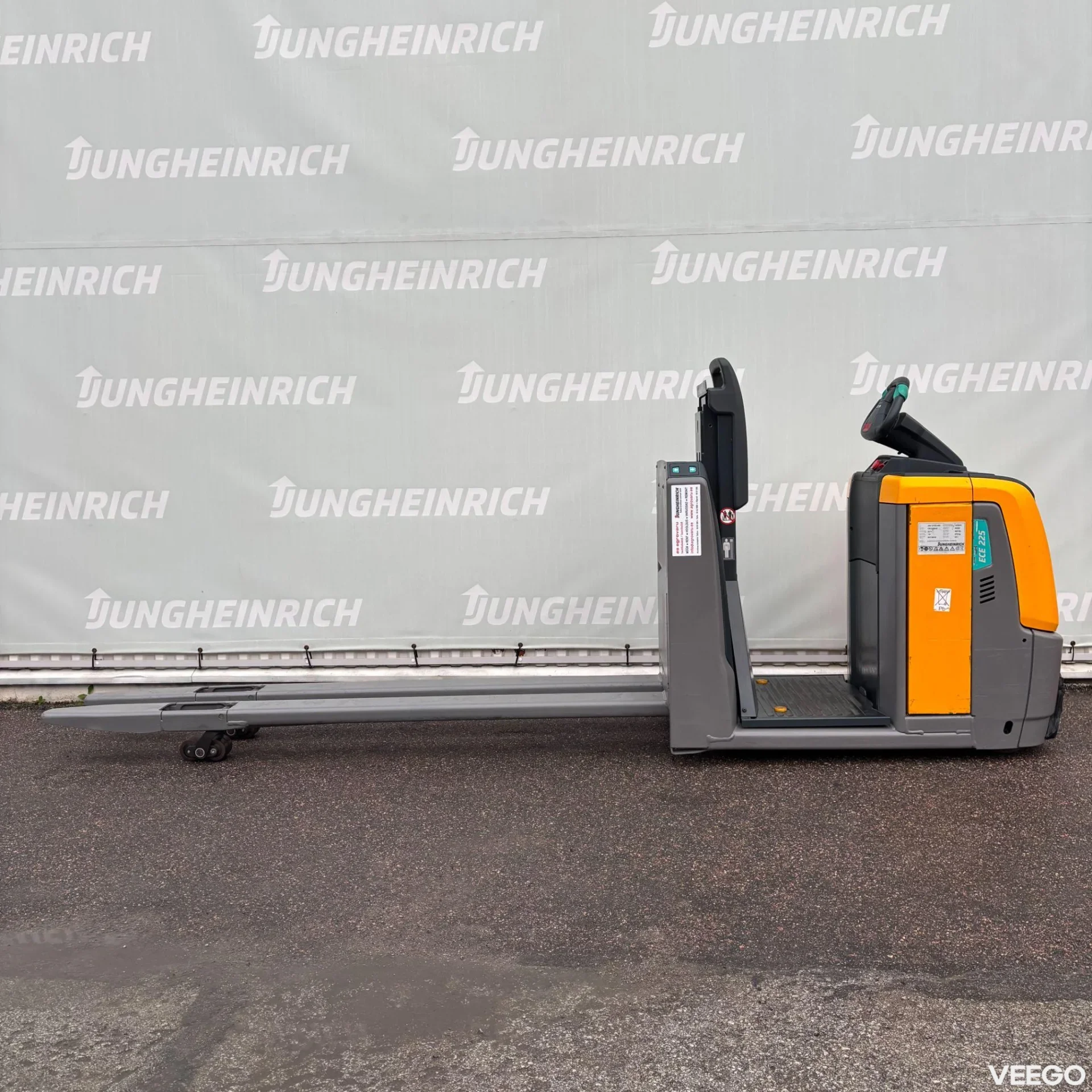 Jungheinrich ECE 225 2400mm 3kW