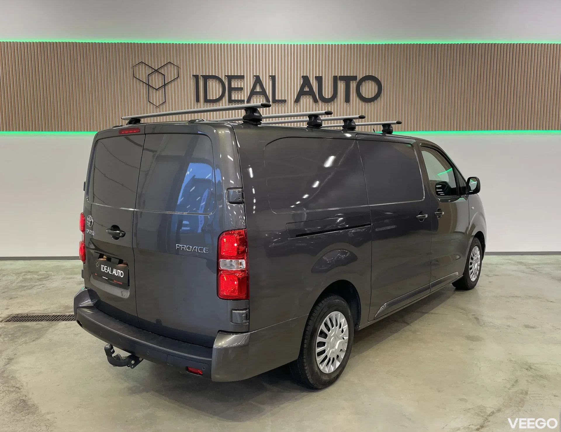 Toyota Proace Panel Van Long Single side door 106kW