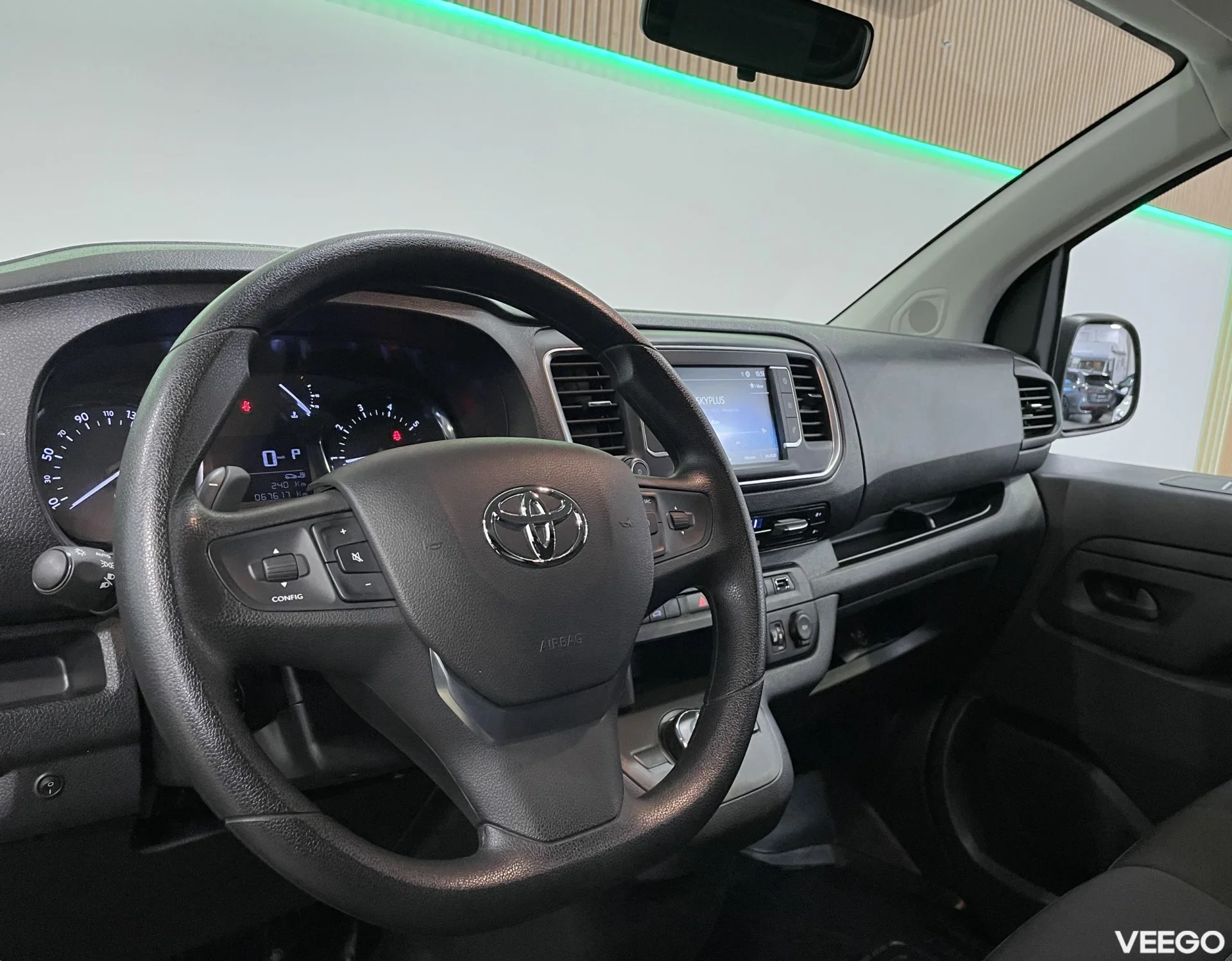 Toyota Proace Panel Van Long Single side door 106kW