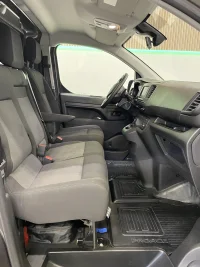 Toyota Proace Panel Van Long Single side door 106kW thumbnail