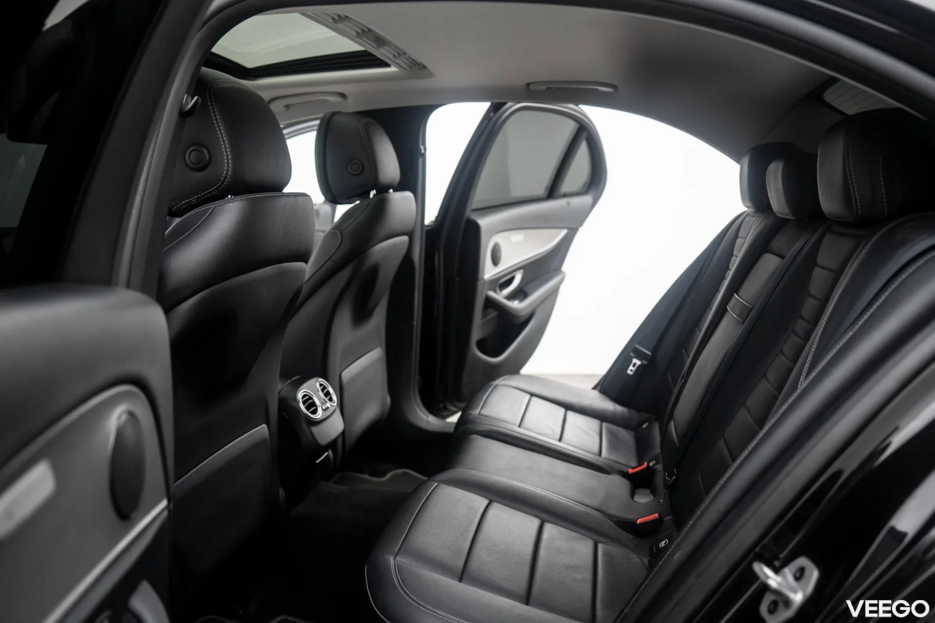 Mercedes-Benz E350 e Avantgarde PHEV 2.0 210kW