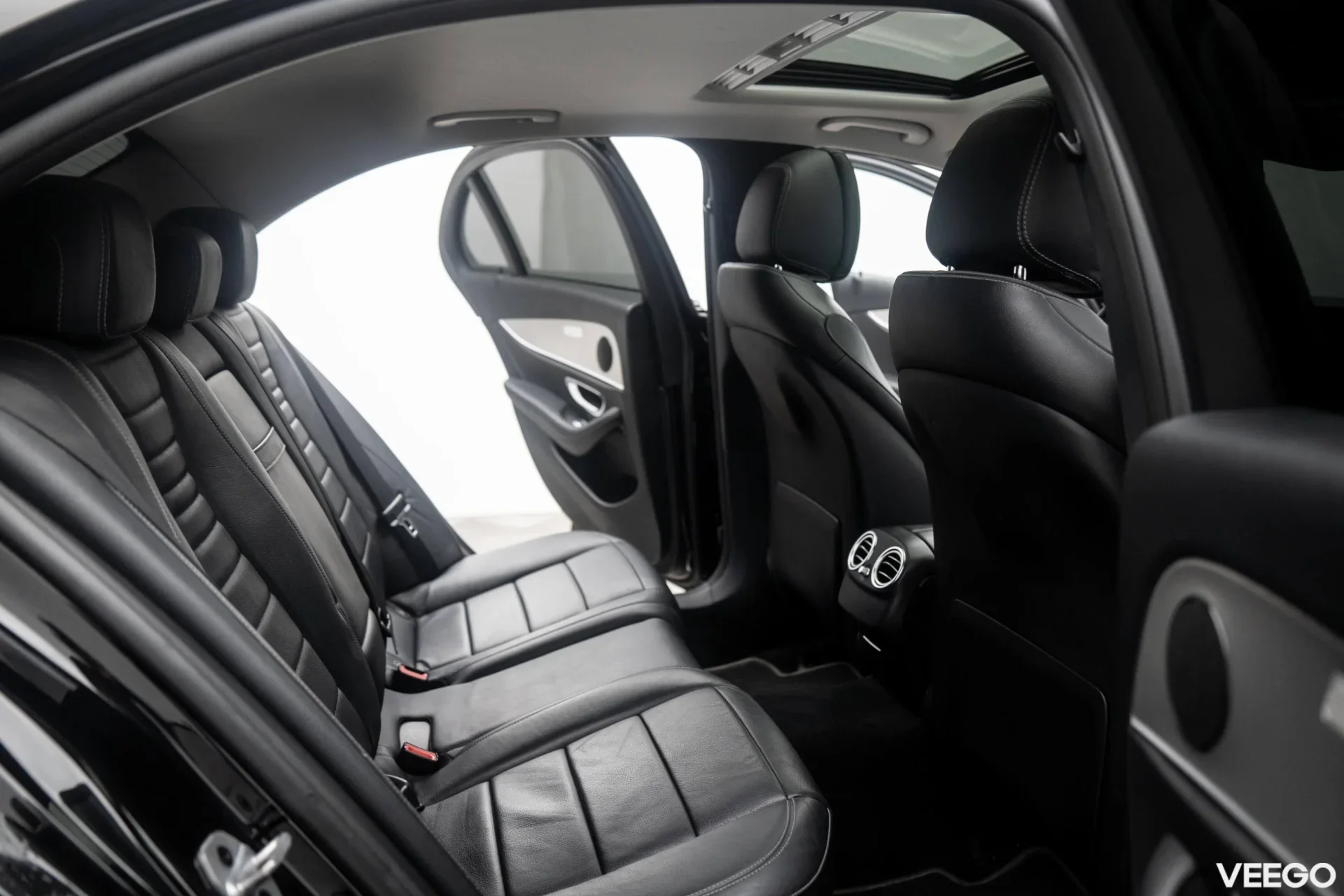 Mercedes-Benz E350 e Avantgarde PHEV 2.0 210kW