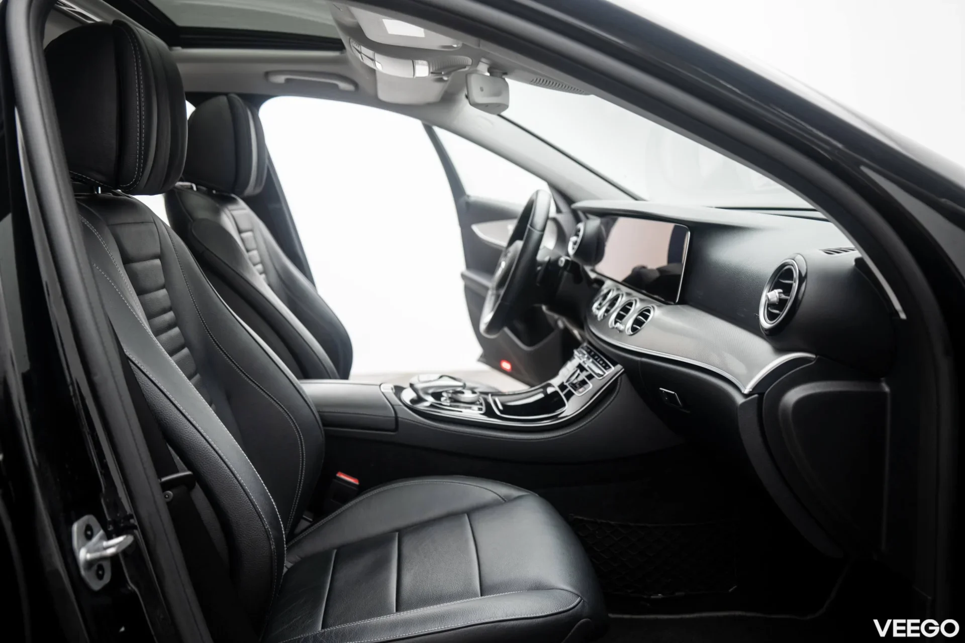 Mercedes-Benz E350 e Avantgarde PHEV 2.0 210kW