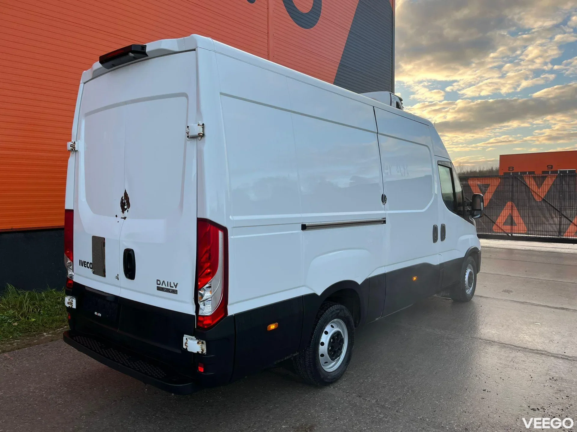 Iveco Daily XARIOS 350 / BOX L=3360 mm 100kW