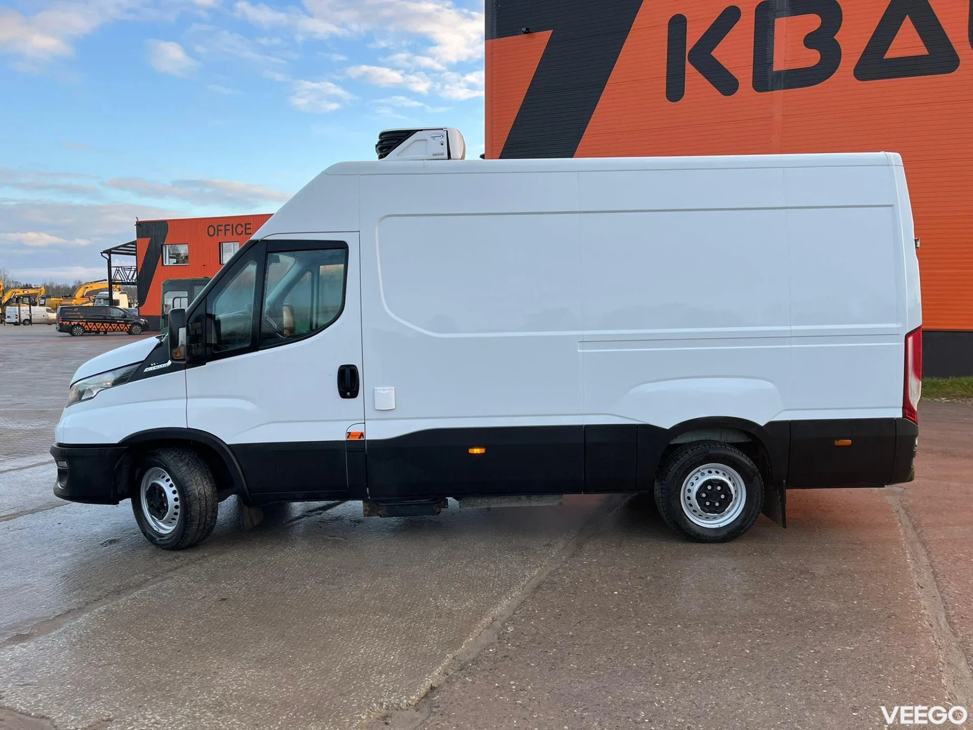 Iveco Daily XARIOS 350 / BOX L=3360 mm 100kW