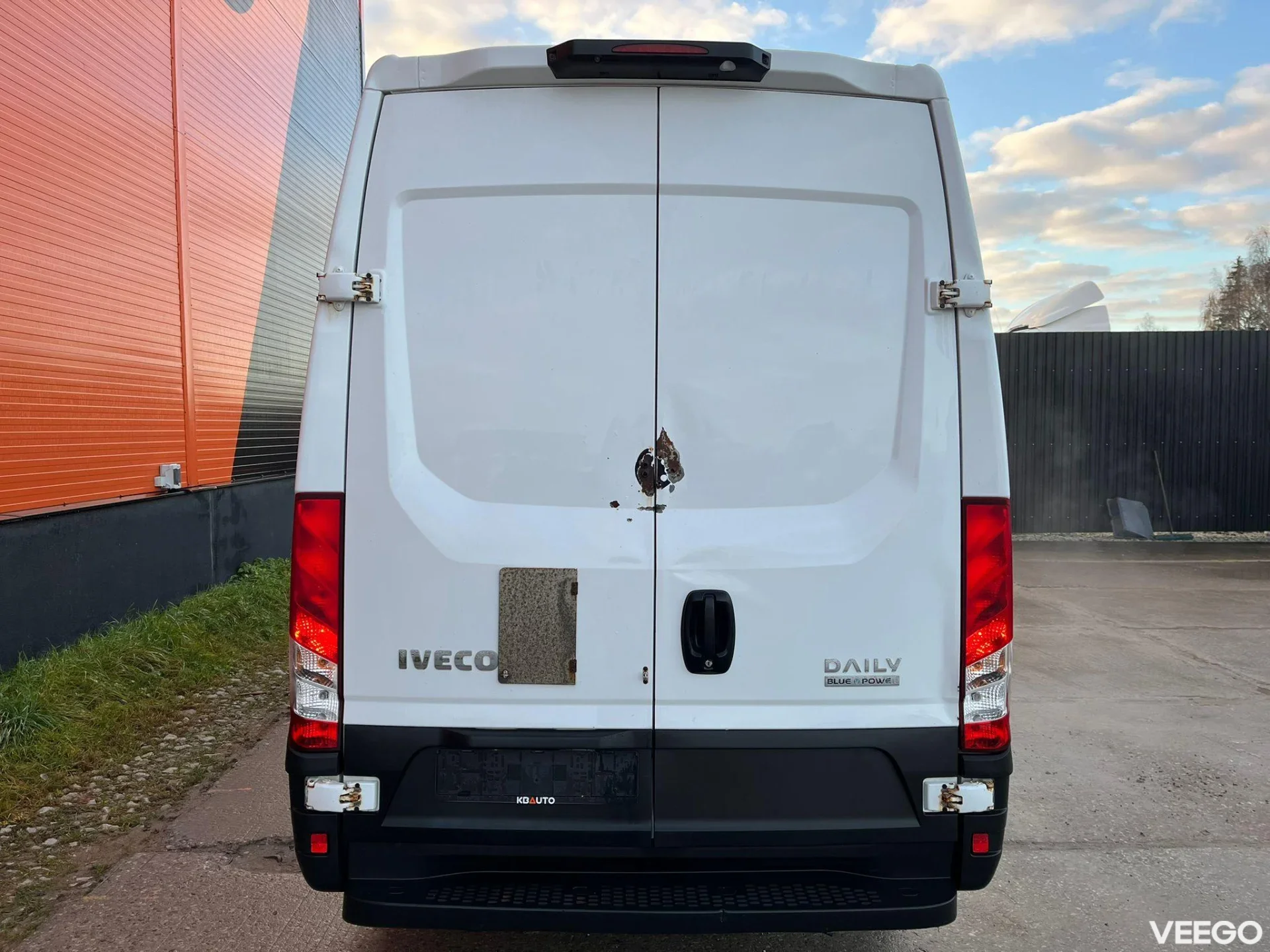 Iveco Daily XARIOS 350 / BOX L=3360 mm 100kW