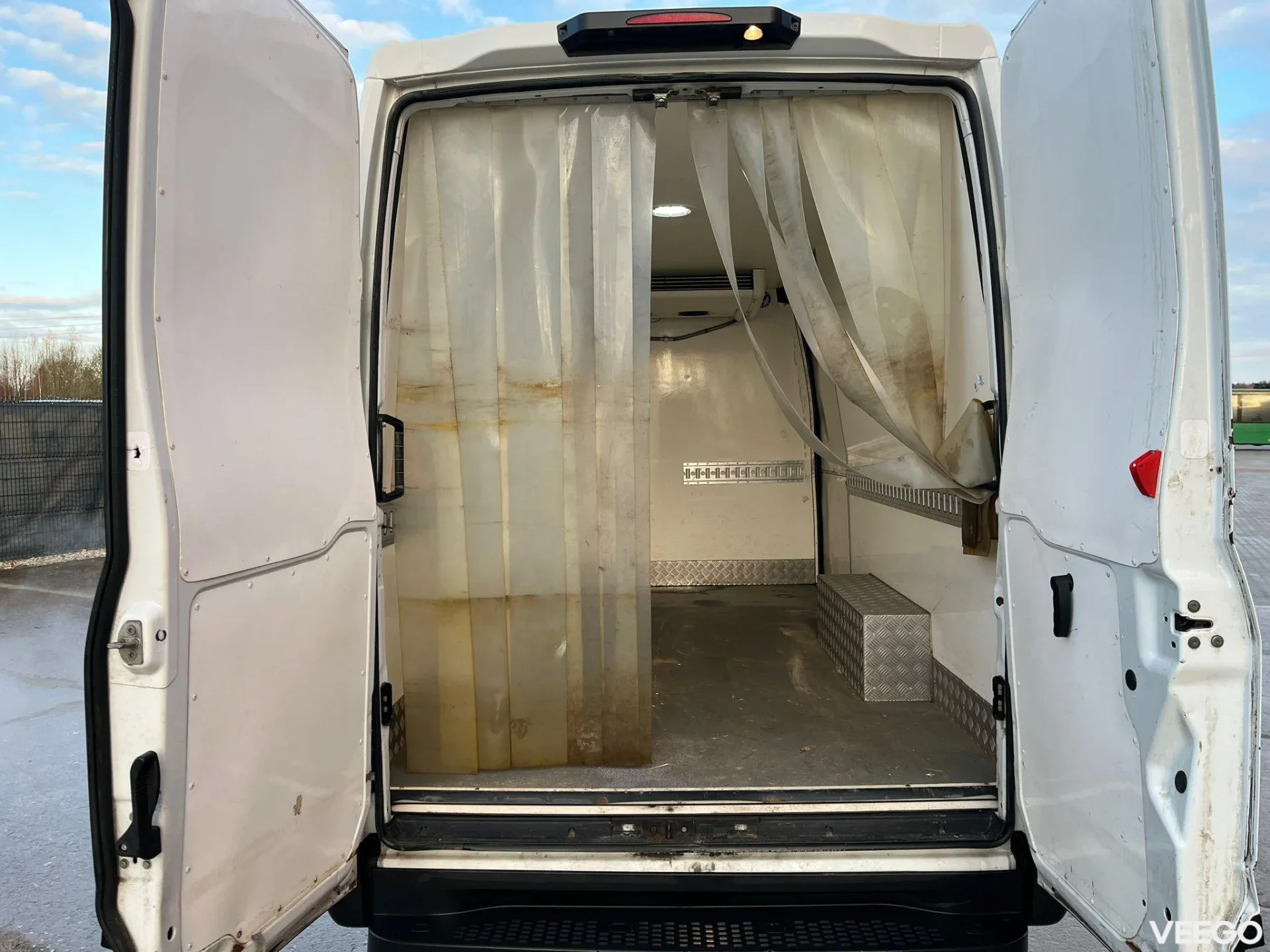 Iveco Daily XARIOS 350 / BOX L=3360 mm 100kW