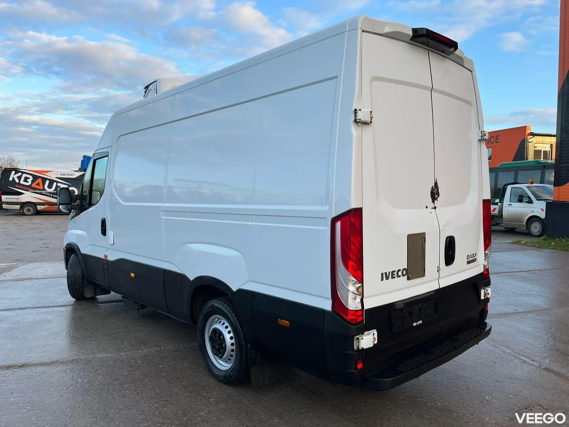 Iveco Daily XARIOS 350 / BOX L=3360 mm 100kW