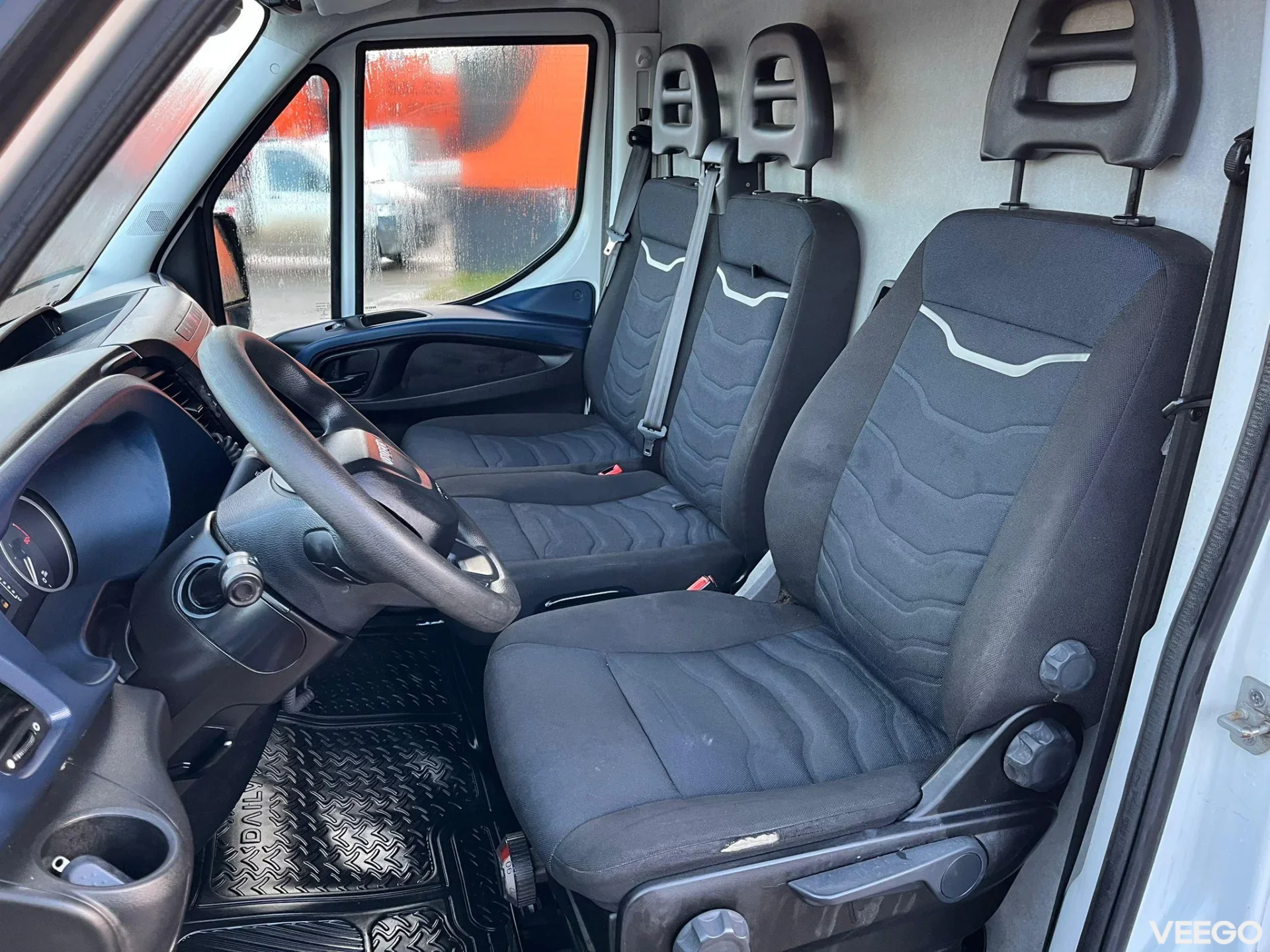 Iveco Daily XARIOS 350 / BOX L=3360 mm 100kW