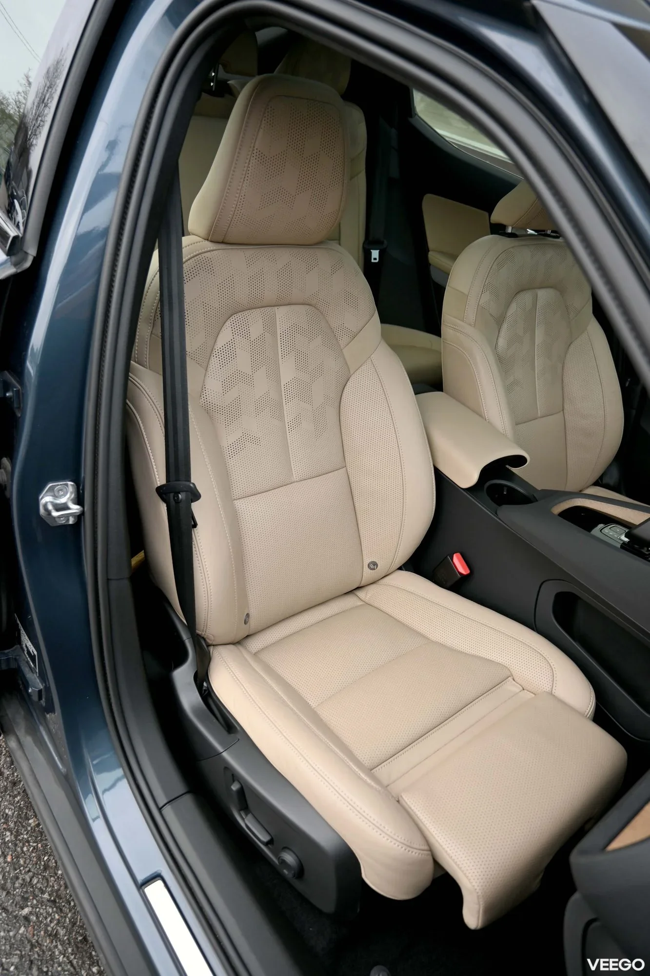 Polestar 2 LONG RANGE DUAL 78kwh/LUXURY / H&K / PILOT PLUS 300kW