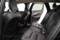 Volvo V90 Cross Country D5 AWD B&W 2 173kW thumbnail