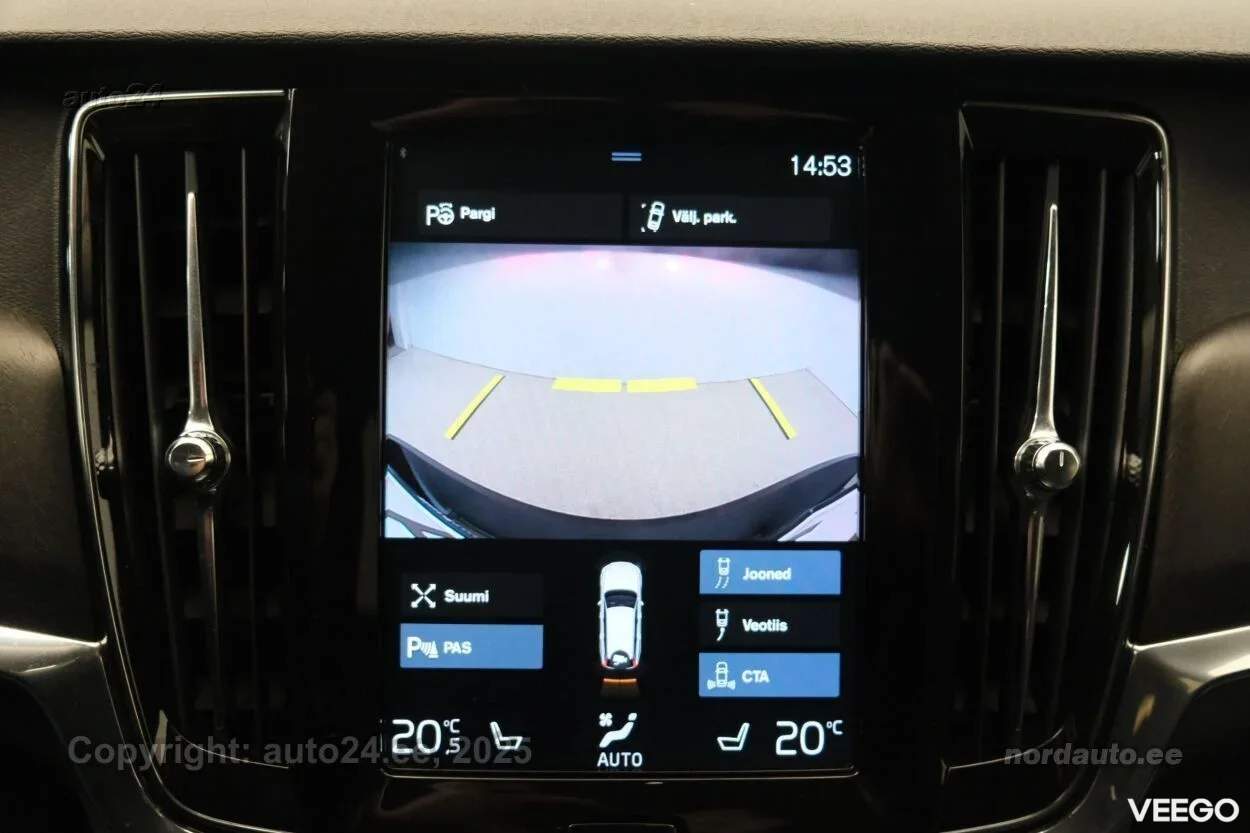 Volvo V90 Cross Country D5 AWD B&W 2 173kW