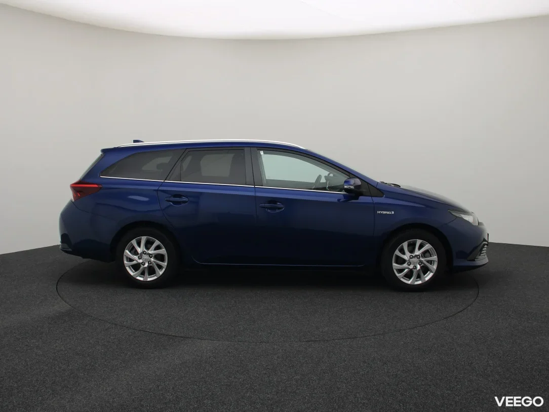 Toyota Auris 1.8 73kW