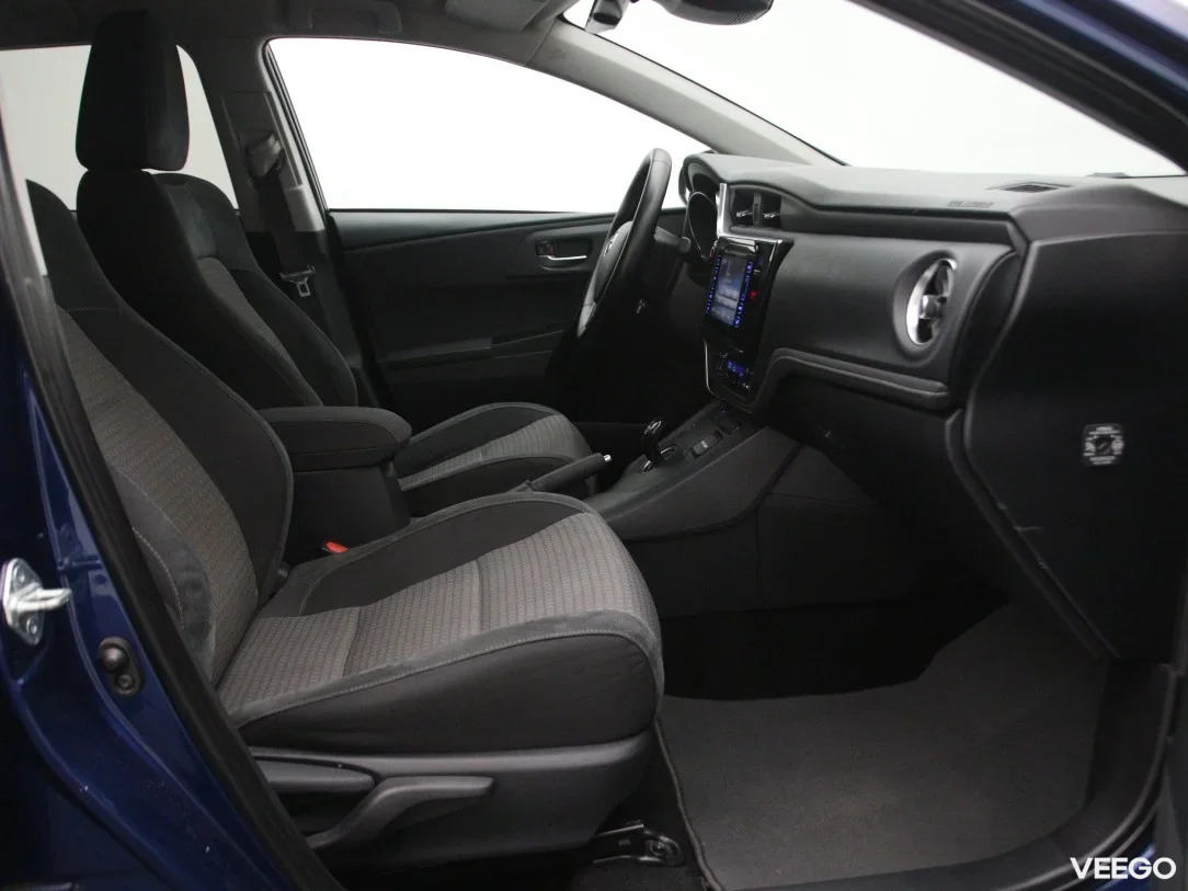 Toyota Auris 1.8 73kW