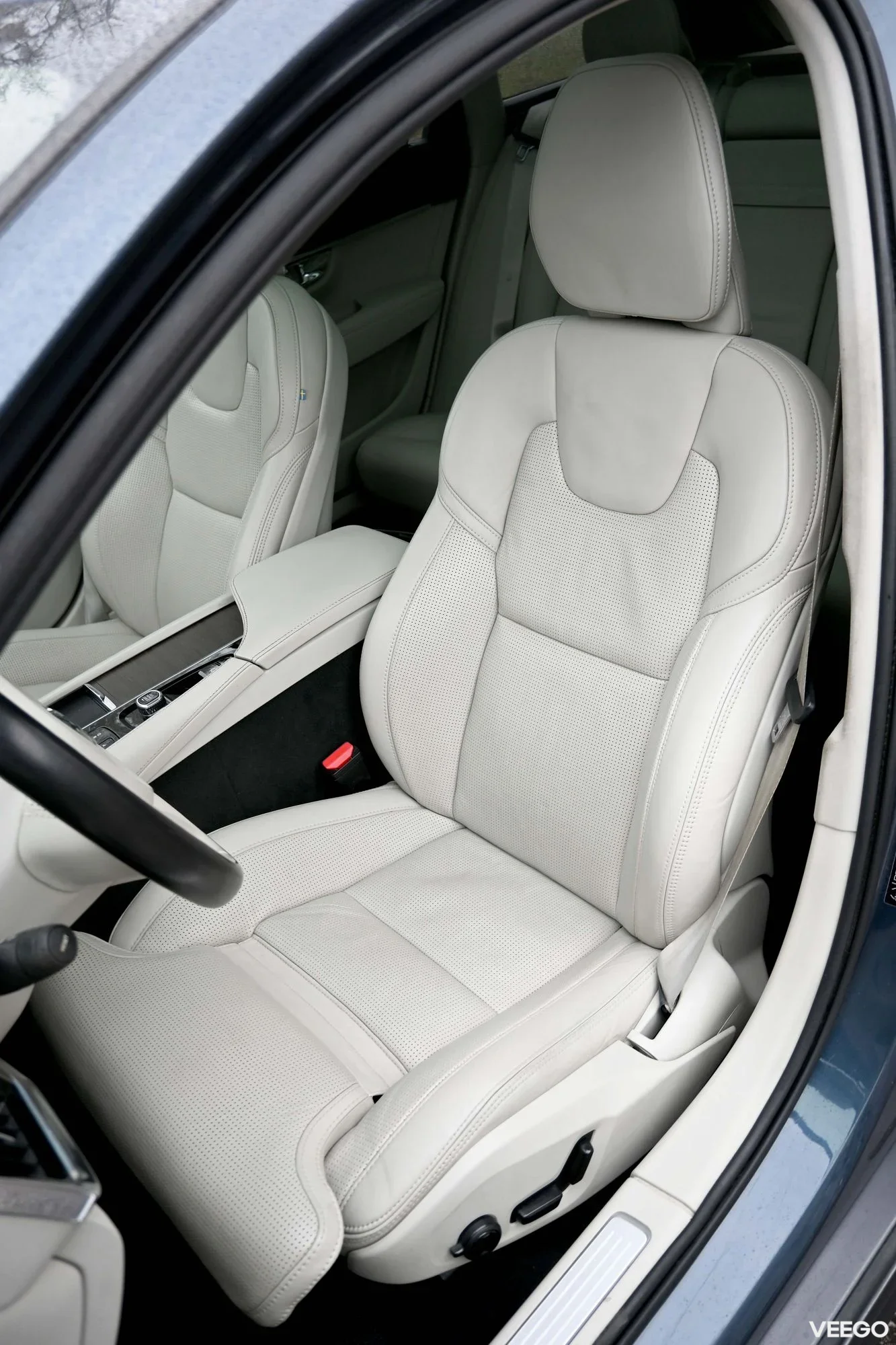 Volvo V90 Cross Country AWD 4C H&K LUXURY+ INTELLI SAFE FULL 2 184kW