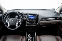 Mitsubishi Outlander Instyle Navi 4WD PHEV 2.0 149kW thumbnail