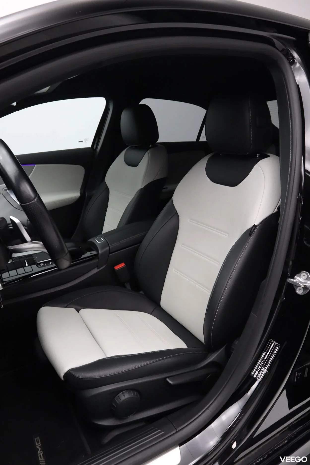 Mercedes-Benz A200 AMG 1.3 120kW