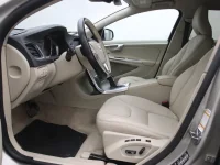 Volvo v60-cross-country 2.4 140kW thumbnail