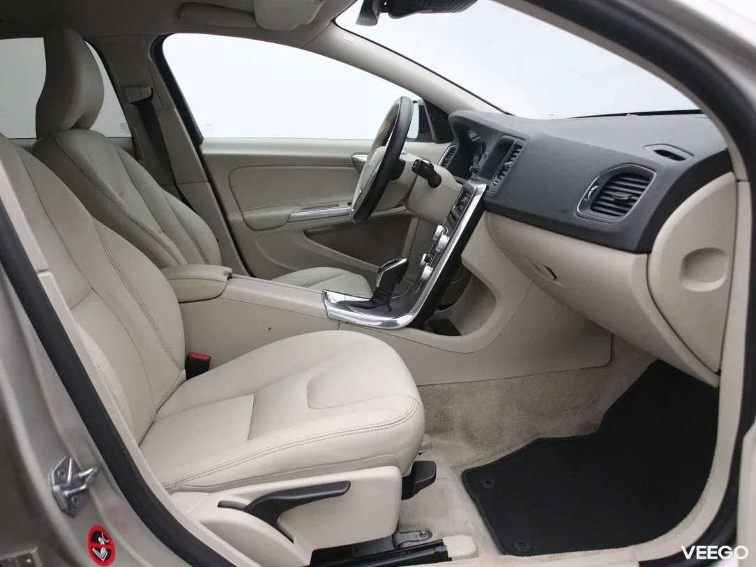 Volvo v60-cross-country 2.4 140kW