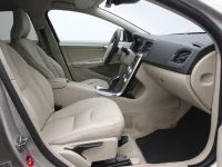 Volvo v60-cross-country 2.4 140kW thumbnail