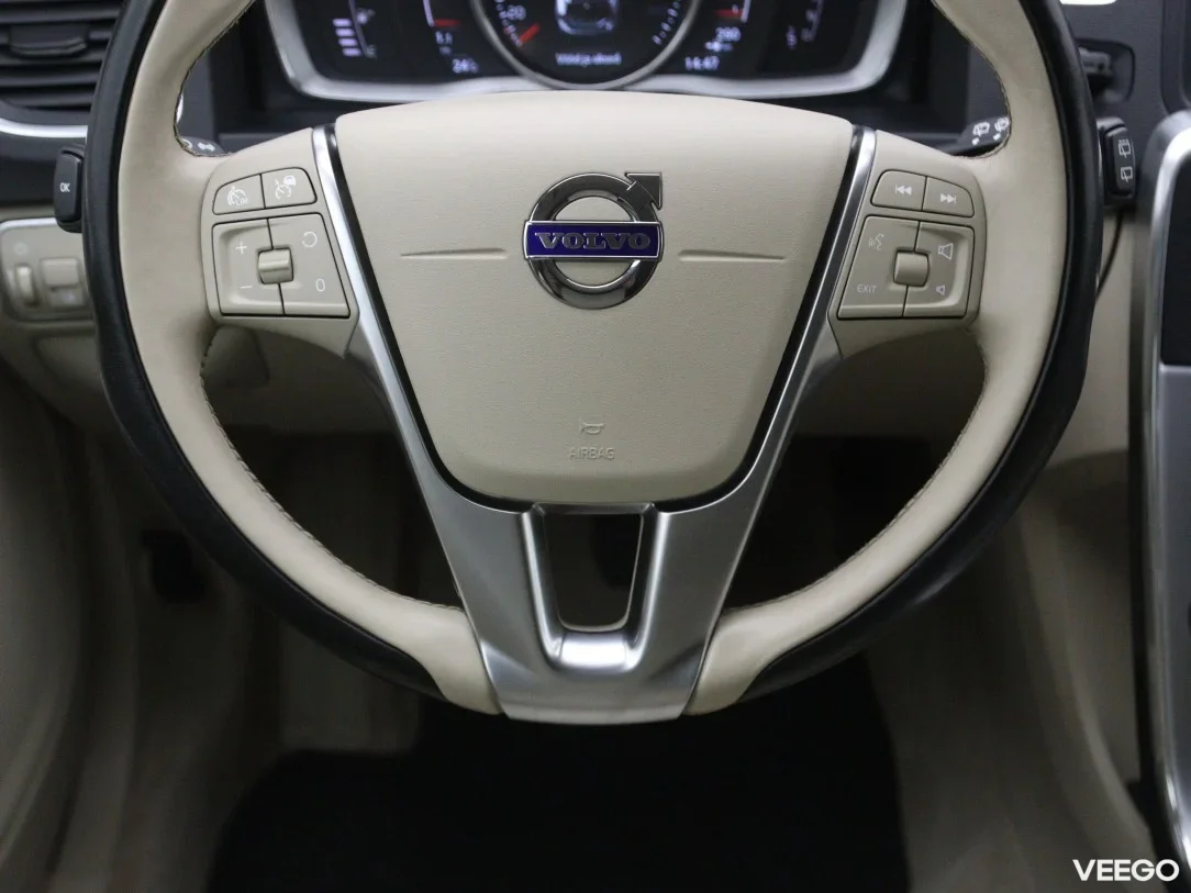 Volvo v60-cross-country 2.4 140kW