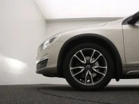 Volvo v60-cross-country 2.4 140kW thumbnail